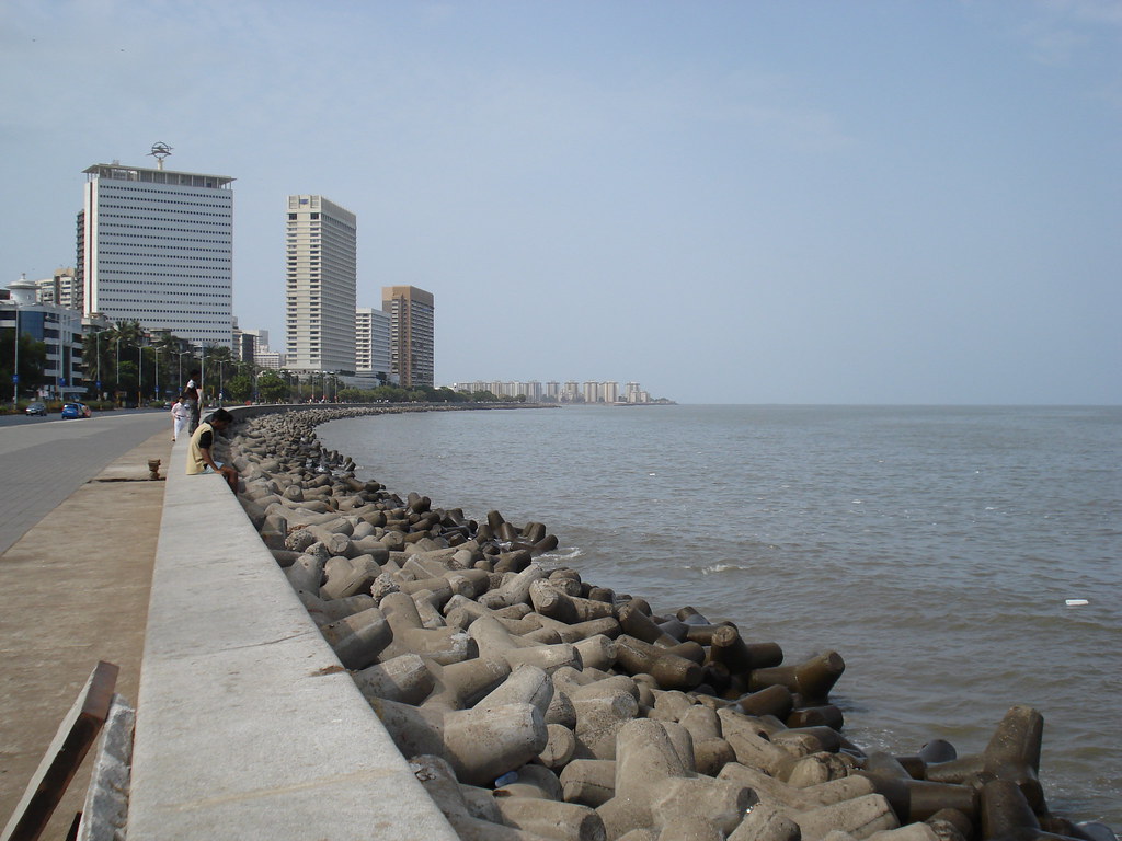 Marine Drive-cabs from mumbai to pune